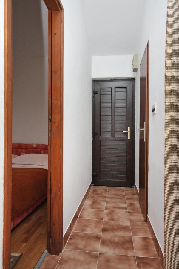 Apartments By The Sea Nemira, Omis - 5884 Tice Luaran gambar