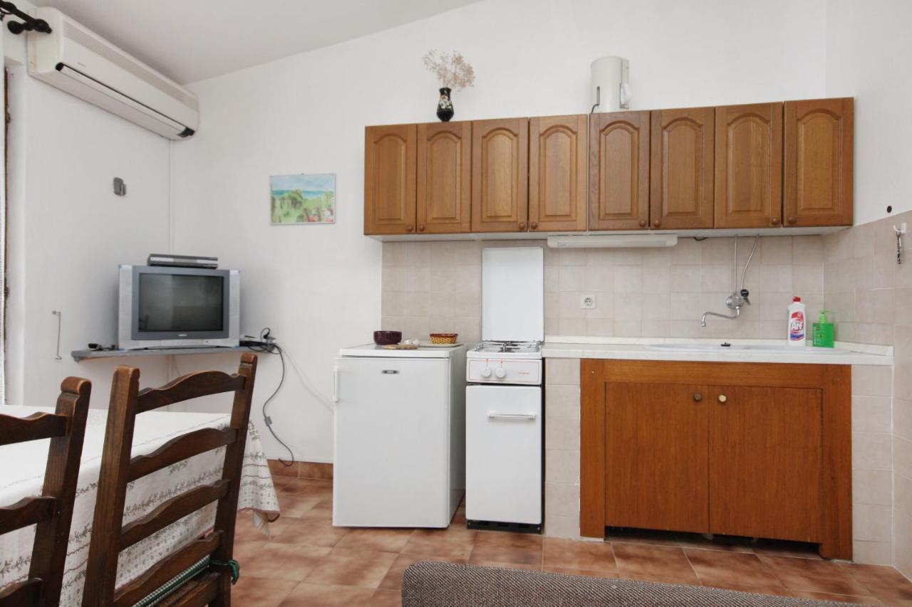 Apartments By The Sea Nemira, Omis - 5884 Tice Luaran gambar